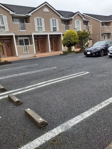 駐車場　車をお持ちの方に嬉しい駐車場付きの物件です