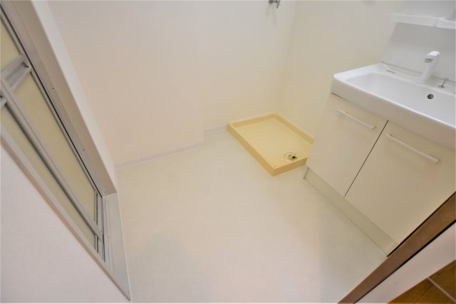 洗面設備　参考写真（同物件別部屋）