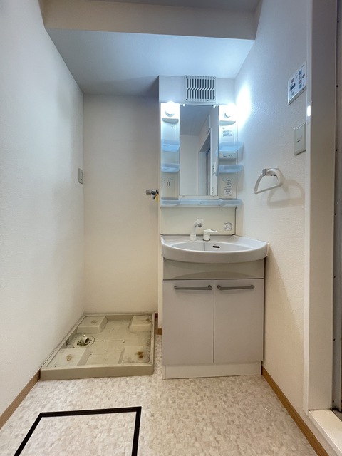 洗面設備　別部屋参考写真です