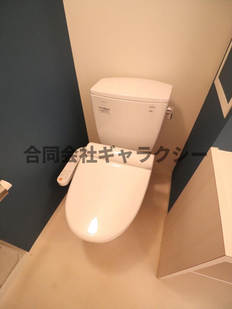 トイレ　温水洗浄暖房便座