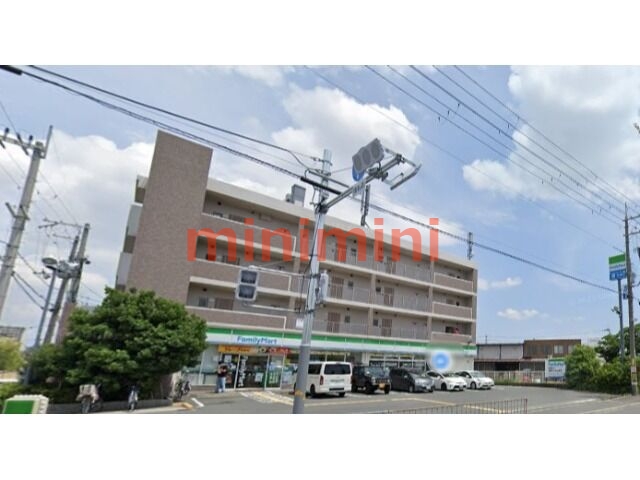 コンビニ　ファミリーマート高槻川西町一丁目店（コンビニ）まで396m