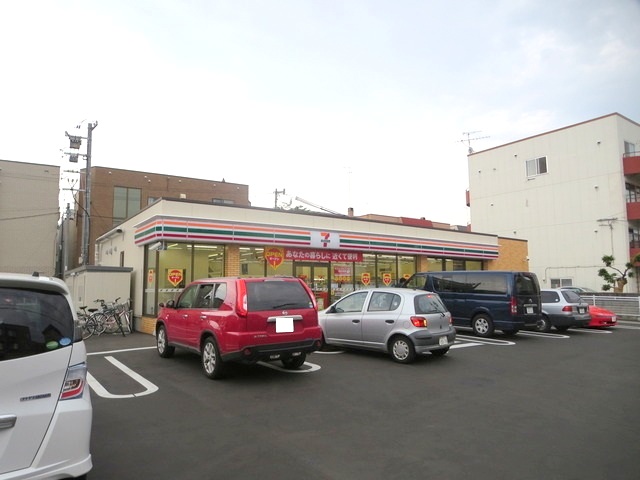 コンビニ　セブンイレブン札幌美園5条店（コンビニ）まで324m