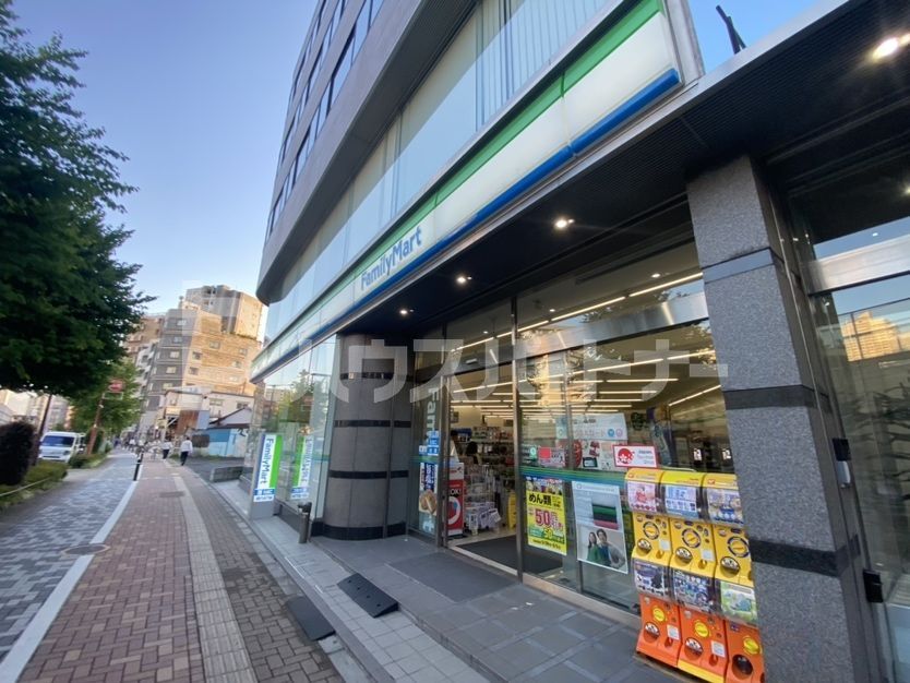コンビニ　ファミリーマート豊島高松一丁目店（コンビニ）まで130m