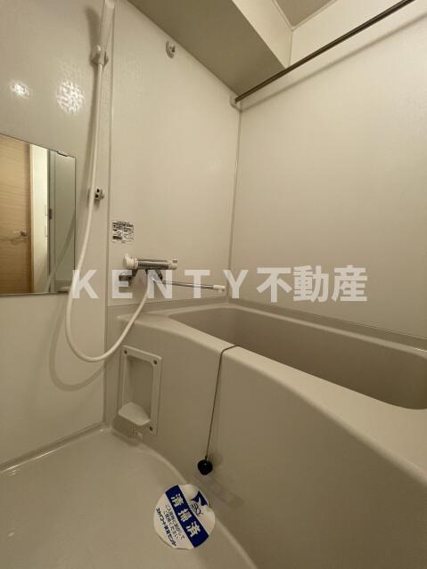 バス・シャワールーム　コンパクトで使いやすいお風呂です