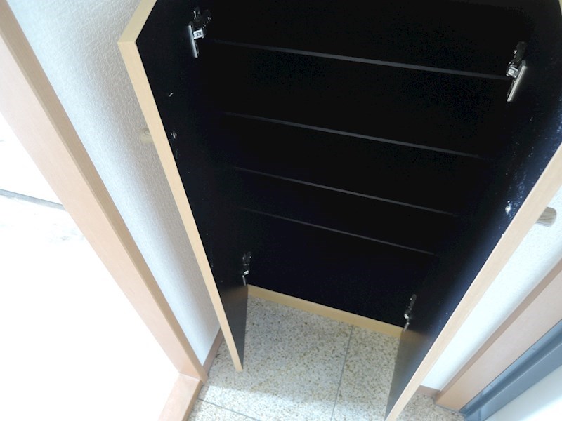 玄関　玄関にはシューズBOX備付けですっきりします！