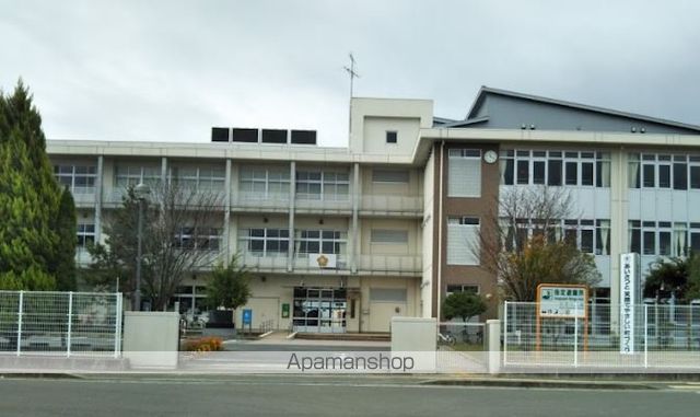 小学校　仙台市立岩切小学校（小学校）まで730m