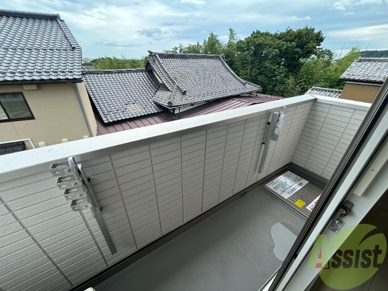 バルコニー　バルコニーはこちら。洗濯物が干せますよ。