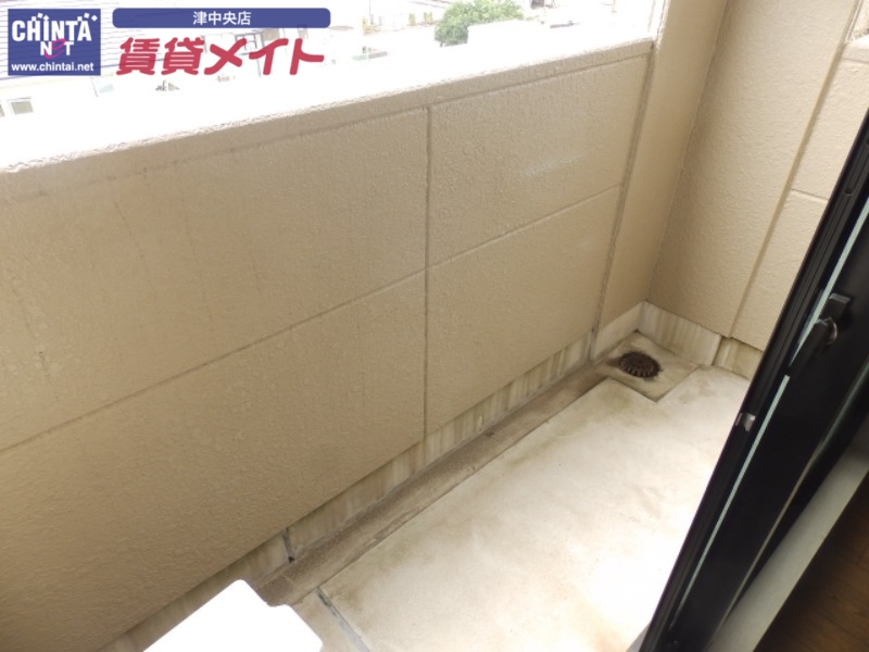バルコニー　同物件別室画像