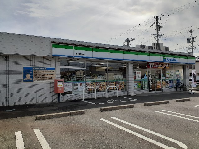 コンビニ　ファミリーマート磐田富士見店（コンビニ）まで23m