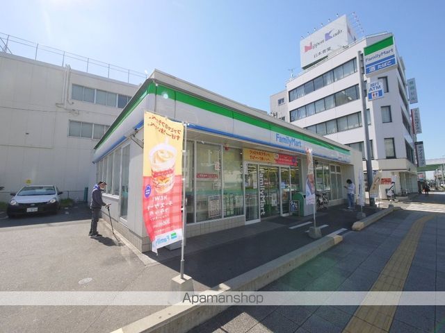 コンビニ　ファミリーマート（コンビニ）まで161m