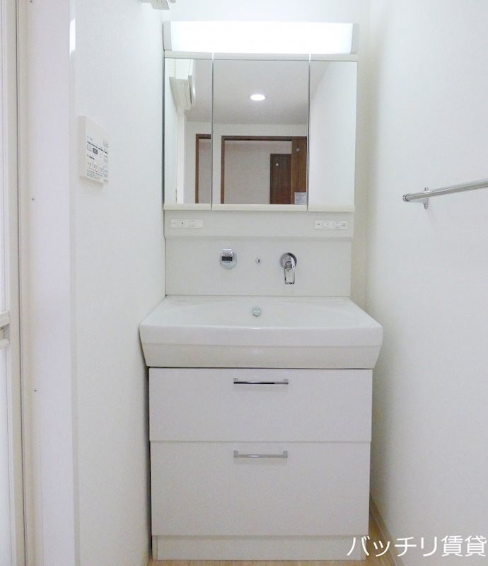 洗面設備　※同マンション別部屋写真の為、現状優先。