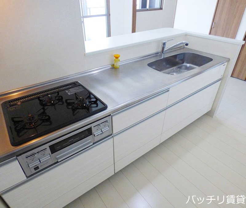キッチン　※同マンション別部屋写真の為、現状優先。