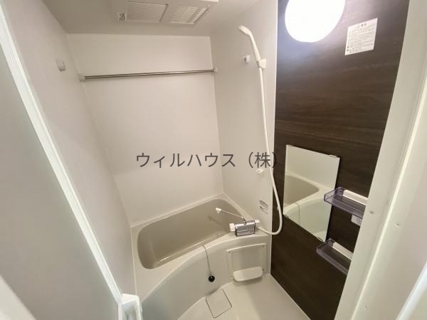 バス・シャワールーム　浴室乾燥機付き！