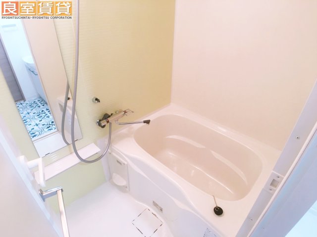 バス・シャワールーム　※写真は同物件の別部屋のものを流用しております。現状を優先し