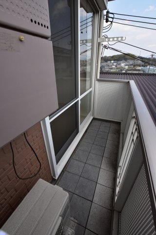 バルコニー　同物件、別号室の写真です。