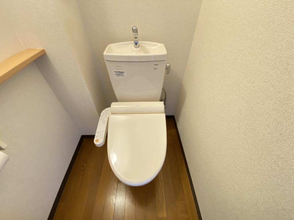 リアライズ逆瀬川のトイレ写真