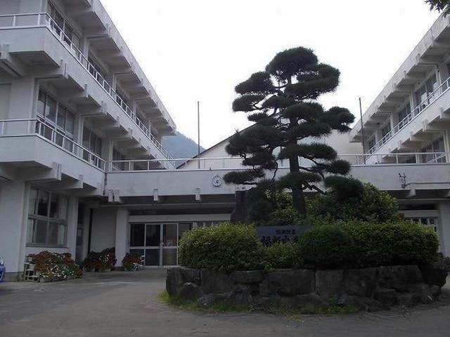 中学校　鳥取市立福部未来学園（中学校）まで2119m