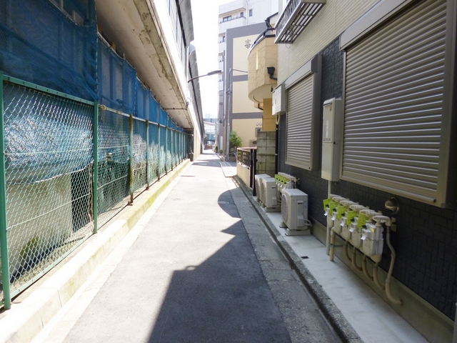 その他　前面道路です。
