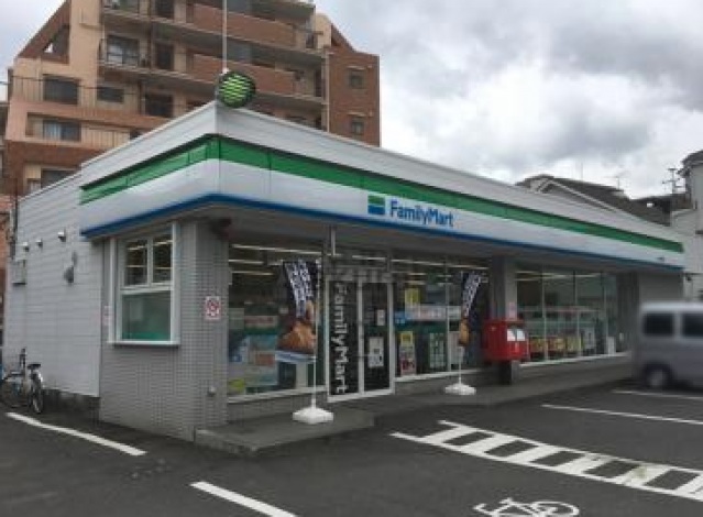 コンビニ　ファミリーマート川崎苅宿店（コンビニ）まで369m