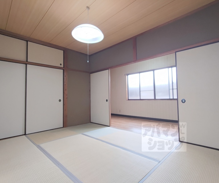 西院上今田町1貸家の居間写真
