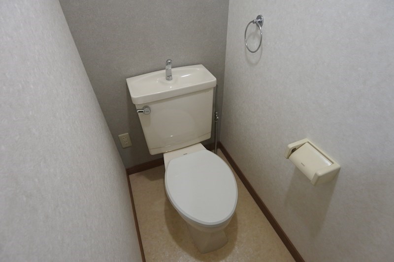トイレ　トイレって何故か落ち着くスペースですね