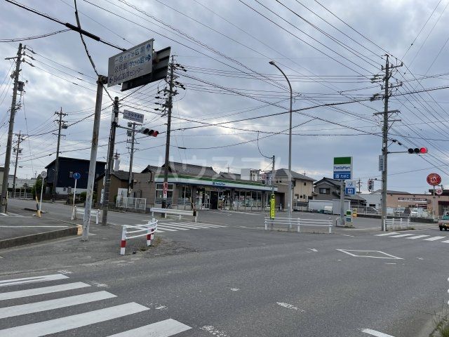 コンビニ　ファミリーマート 一色前新田店（コンビニ）まで171m