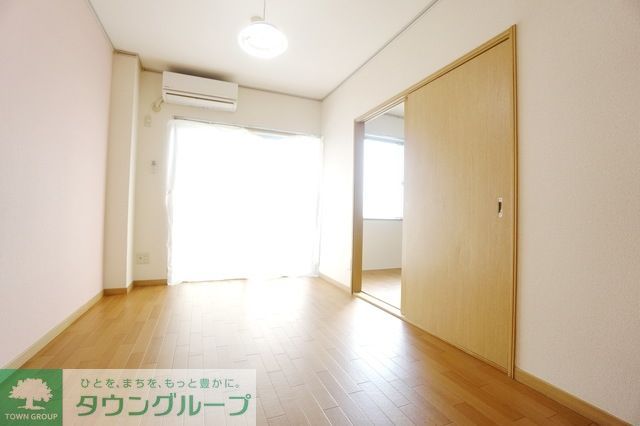 エステートピア野川の居間写真