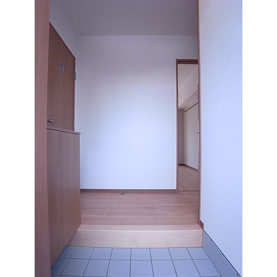 玄関　便利なシューズボックス付き