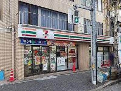 コンビニ　セブンイレブン文京関口1丁目店（コンビニ）まで56m