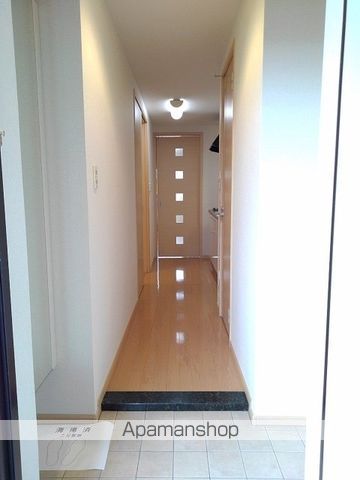 小田急小田原線 本厚木駅 徒歩21分 5階建 築17年の玄関写真