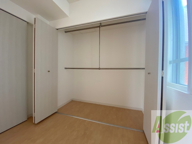 収納　寝室の収納です。部屋がすっきり片付きます。