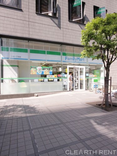 コンビニ　ファミリーマート 三田一丁目店（コンビニ）まで464m