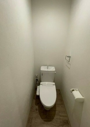 ＪＲおおさか東線 城北公園通駅 徒歩3分 7階建 築6年のトイレ写真