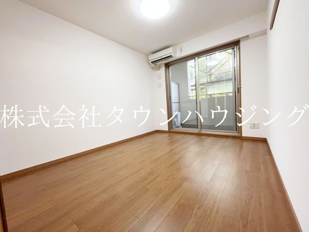 りんかい線 品川シーサイド駅 徒歩8分 7階建 築23年の居間写真