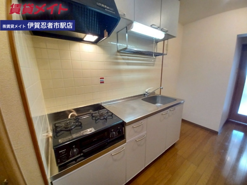 キッチン　同物件別部屋写真