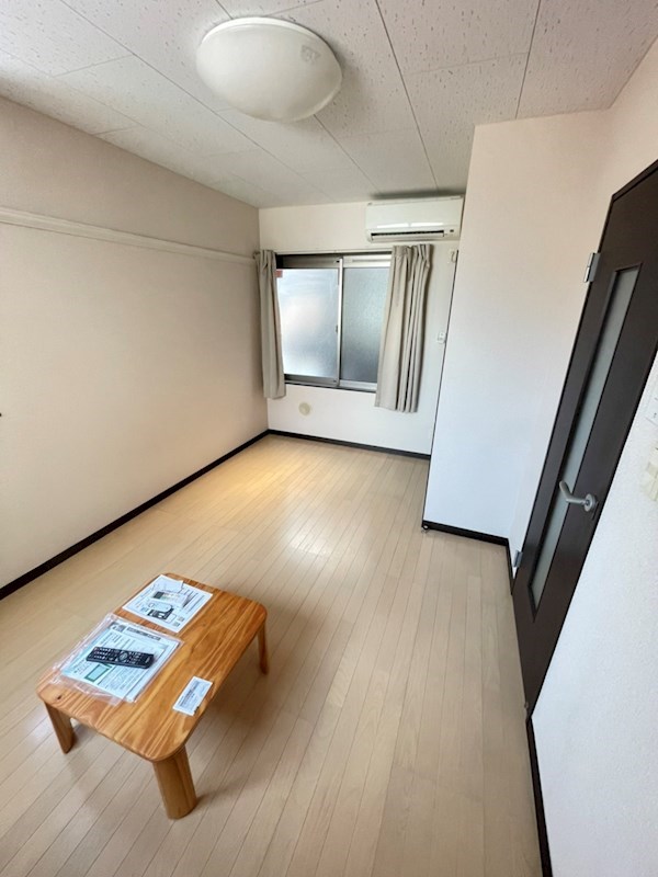 ココグランデ十条の居間写真