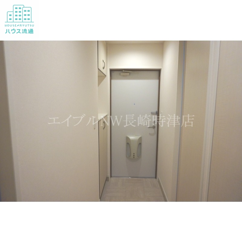 玄関　※別号室の写真です