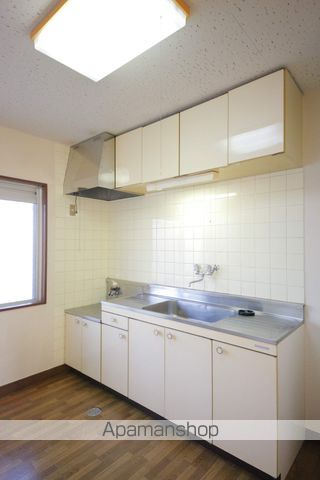 京王線 長沼駅 徒歩21分 3階建 築42年のキッチン写真