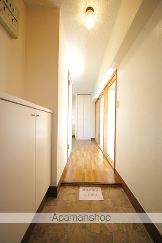 京王線 長沼駅 徒歩21分 3階建 築42年の玄関写真