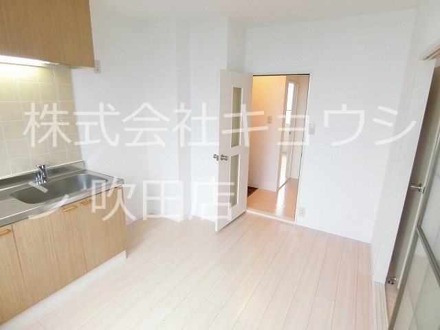 グリーンハイツ北川A棟の居間写真