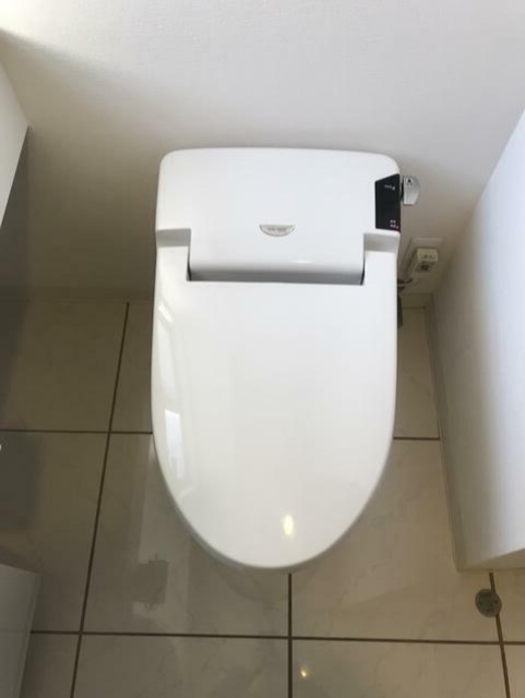 トイレ　温水洗浄便座