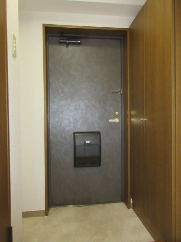 玄関　別のお部屋の参考写真となります
