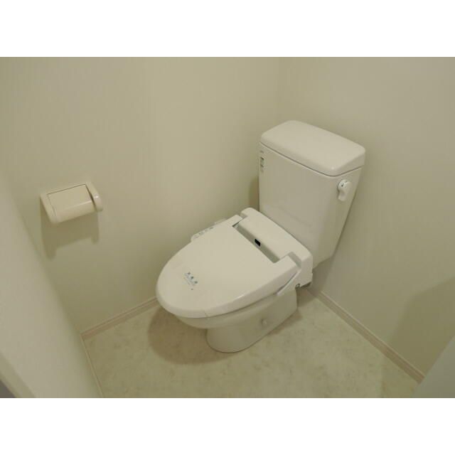 都営浅草線 本所吾妻橋駅 徒歩6分 8階建 築14年のトイレ写真