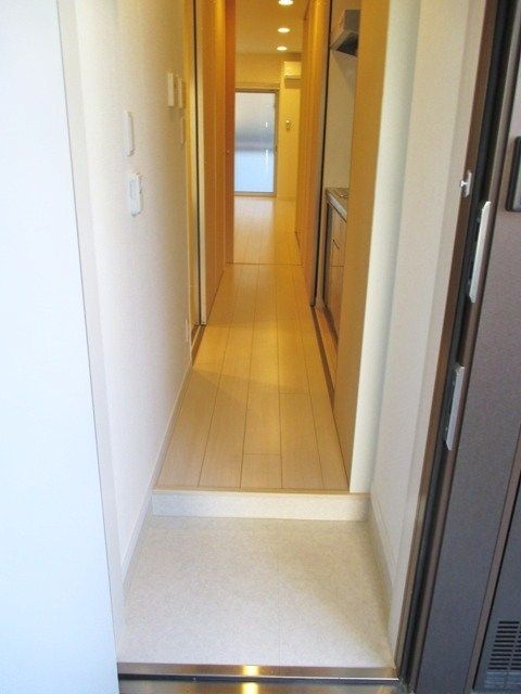 小田急江ノ島線 六会日大前駅 徒歩1分 3階建 築12年の玄関写真