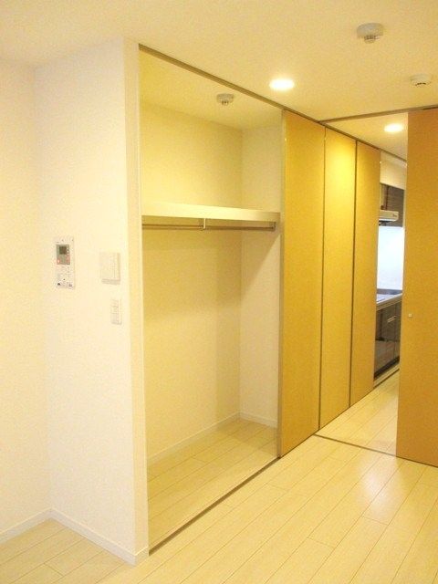 小田急江ノ島線 六会日大前駅 徒歩1分 3階建 築12年の内装写真