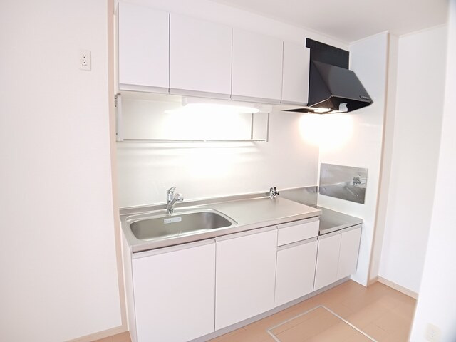 ＪＲ関西本線 王寺駅 徒歩17分 2階建 築18年のキッチン写真