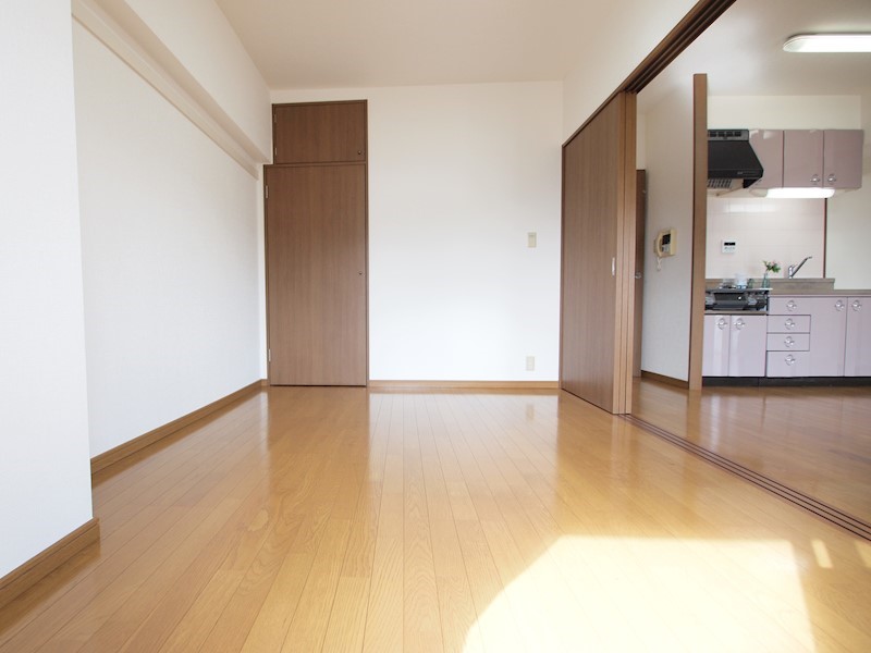 その他部屋・スペース　壁一面収納で、使い勝手良し。