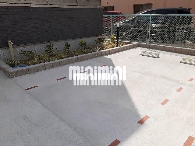 駐車場　駐車場