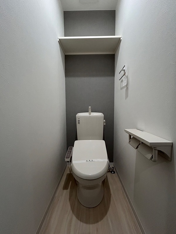 富山地鉄本線 越中荏原駅 徒歩20分 3階建 築3年のトイレ写真