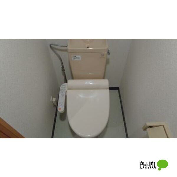 トイレ　他号室の写真です。